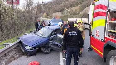 İnegöl'de Epilepsi Nöbeti Geçiren Sürücü Kazaya Karıştı, İki Yaralı