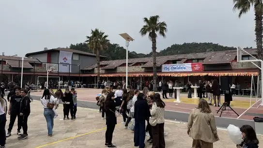 Marmaris Kermesiyle Öğrencilere Burs Desteği