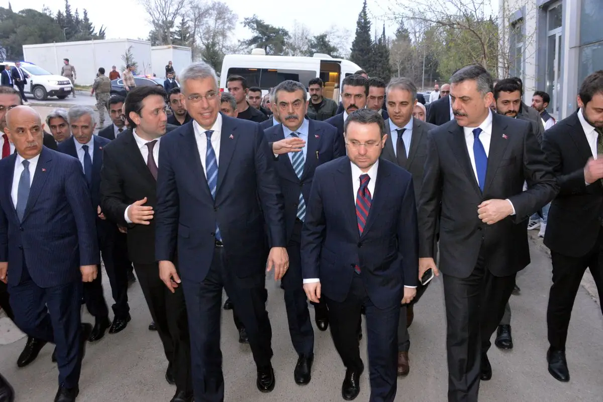 İçişleri, Adalet, Sağlık ve Milli Eğitim Bakanları Kahramanmaraş'ta Yaralı Öğrencileri Ziyaret Etti