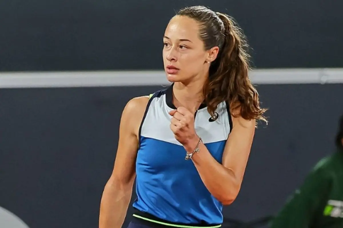 Zeynep Sönmez, Porsche Tennis Grand Prix'te Favori Rakibini 2-0 Mağlup Ederek Tarihe İmza Attı