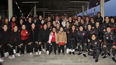 A Milli Kadın Futbol Takımı Sinop’ta Coşkulu Karşılama Töreniyle Şehri Salladı