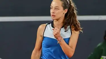 Zeynep Sönmez, Porsche Tennis Grand Prix'te Favori Rakibini 2-0 Mağlup Ederek Tarihe İmza Attı