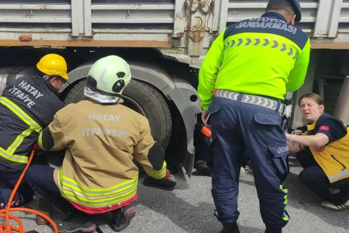 Hatay’da tır kazası sonrası olay yeri