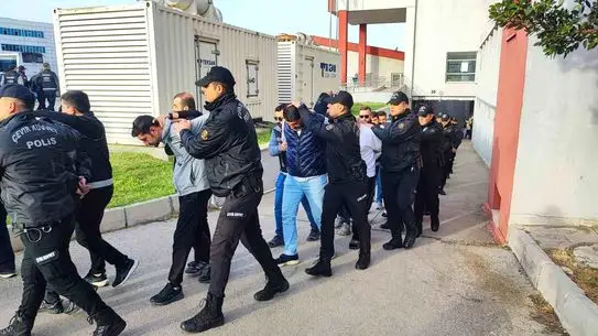 Adana’da ‘Bayğaralar’ Suç Örgütüne Yönelik Büyük Operasyon: 287 Şüpheli Gözaltında