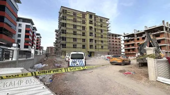 Eskişehir'de Asansör Kazası: Sıva Ustası Mahmut Bozan Hayatını Kaybetti