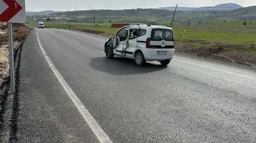 Adıyaman Gölbaşı'nda Kontrolden Çıkan Kamyonet 1 Yaralıyla Sonuçlandı