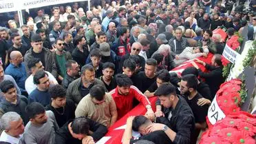 Kahramanmaraş'ta Öğrenci Cenazeleri Gözyaşlarıyla Veda Edildi