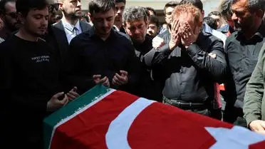 Kahramanmaraş'ta Silahlı Saldırının Ardından Öğretmen Ayla Kara’nın Cenazesi Ailesiyle Birlikte Camide Namaz Kıldı