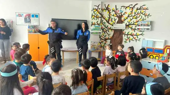 Erzincan’da Polis, 345 Öğrenciye Güvenlik ve Acil Çağrı Bilinci Kazandırdı
