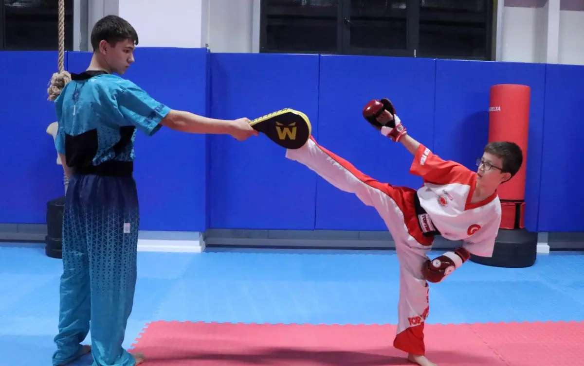 9 Yaşındaki Kickboks Yıldızı Yiğit Efe, Avrupa Şampiyonası Hedefinde