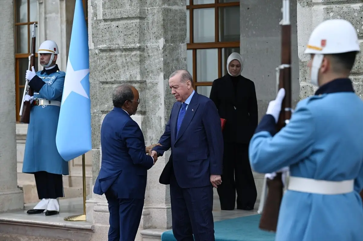 Erdoğan, Somali Lideri Mahmud ile Stratejik Görüşmeler Gerçekleştirdi
