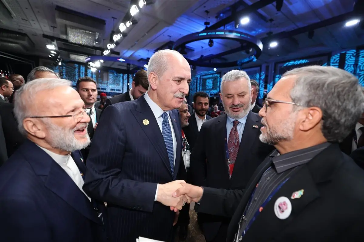 İran Delegasyonu, PAB Toplantısında Kanlı Çanta Sergiledi