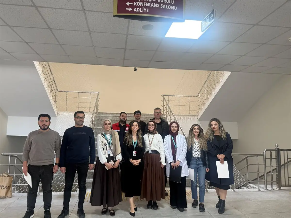 Kozluk'ta sağlıklı yaşam eğitimi katılımcıları