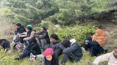 İzmir'in Urla ve Çeşme sahillerinde 26 göçmen denizden kurtarıldı