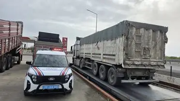 Uzunköprü'de Aşırı Yük Taşıyan Kamyonlara Toplam 120 Bin Lira Ceza Kesildi