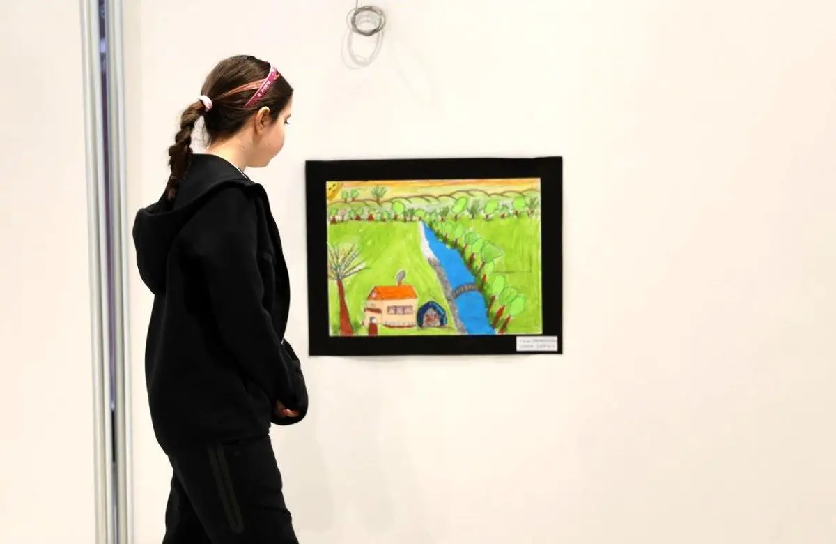 Kartepe'de 23 Nisan Çocuk Resim Sergisi Sanatseverlerle Buluştu