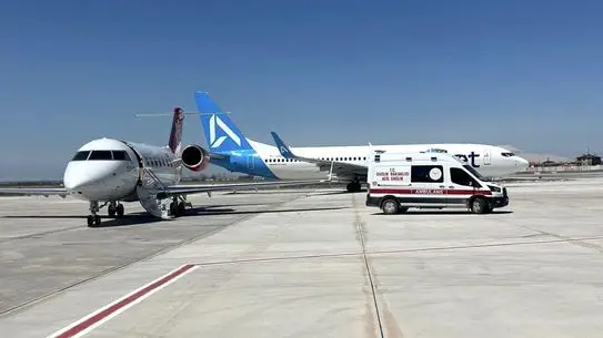 Van’dan Ankara’ya Acil Ambulans Uçağıyla Çocuk Hastalar Gönderildi