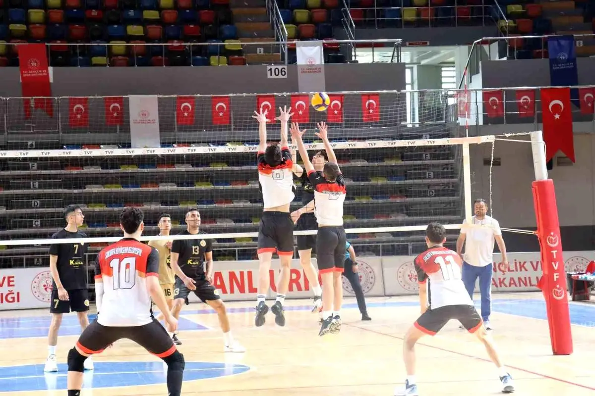 Şanlıurfa Büyükşehir Belediyesi Genç Erkekler Voleybol Takımı İlk Maçta Osmaniye Düziçi’yi Yendi