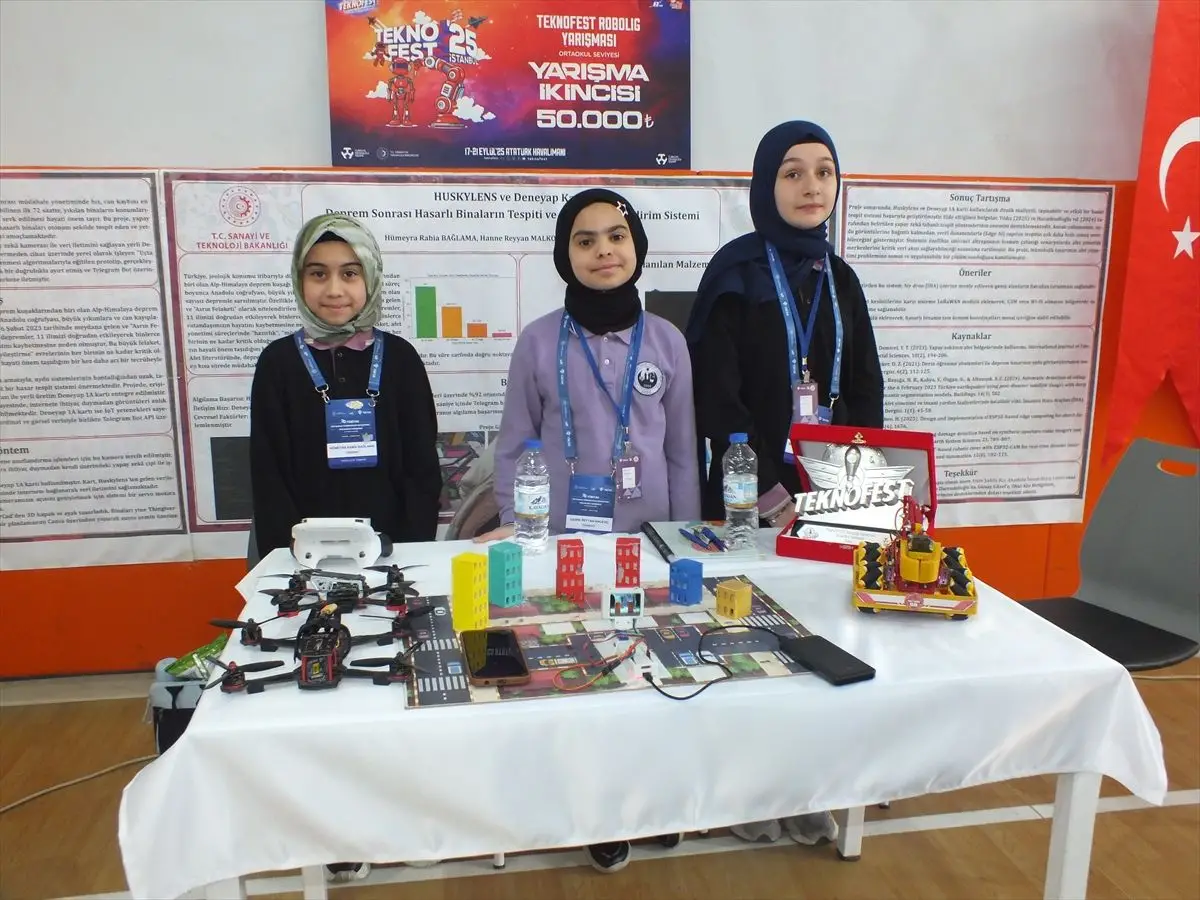 Sivas Asım Şahin Kız Anadolu İmam Hatip Lisesi'nde bilim fuarı açılışı