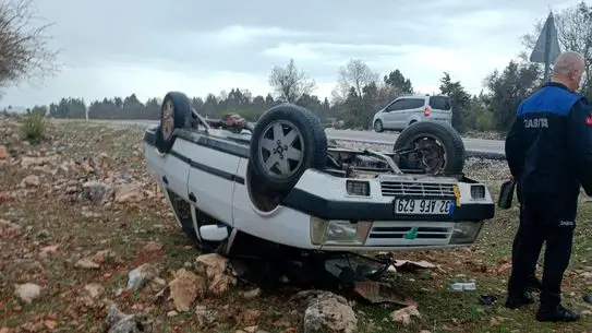Beyşehir'de Devrilen Otomobilden İki Kişi Yaralanmadan Kurtuldu