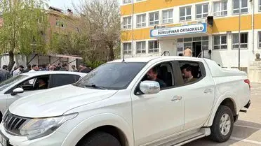 Siverek'te Veli, Okul Müdür Yardımcısına Bıçakla Saldırdı: Valilik Açıklama Yaptı