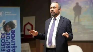 Bartın Üniversitesi Rektörü Akkaya'dan Lise Öğrencilerine Gürültü Çağında Etkili Dinleme İpuçları