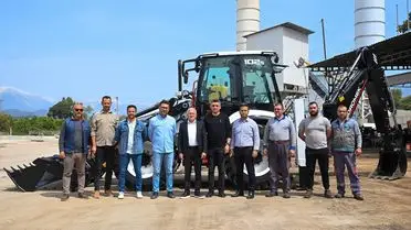 Kumluca Belediyesi Yeni Kepçe ile Altyapı Çalışmalarını Hızlandırıyor