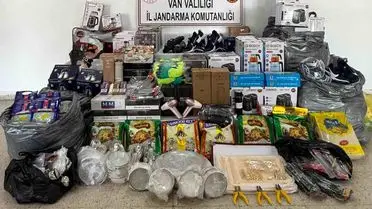 Başkale'de Jandarma Operasyonu: 3,27 Milyon TL'lik Kaçak Malzeme Ele Geçirildi