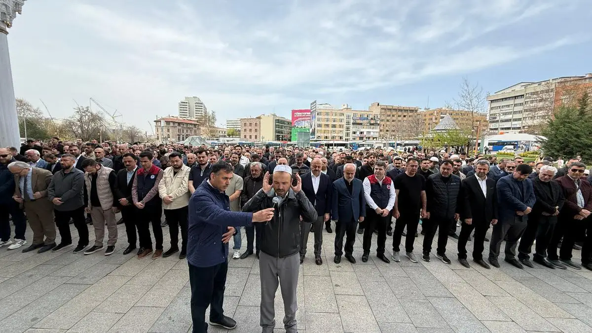 Kahramanmaraş Okul Saldırısının Kayıpları İçin 81 İl’de Gıyabi Cenaze Namazı Düzenlendi