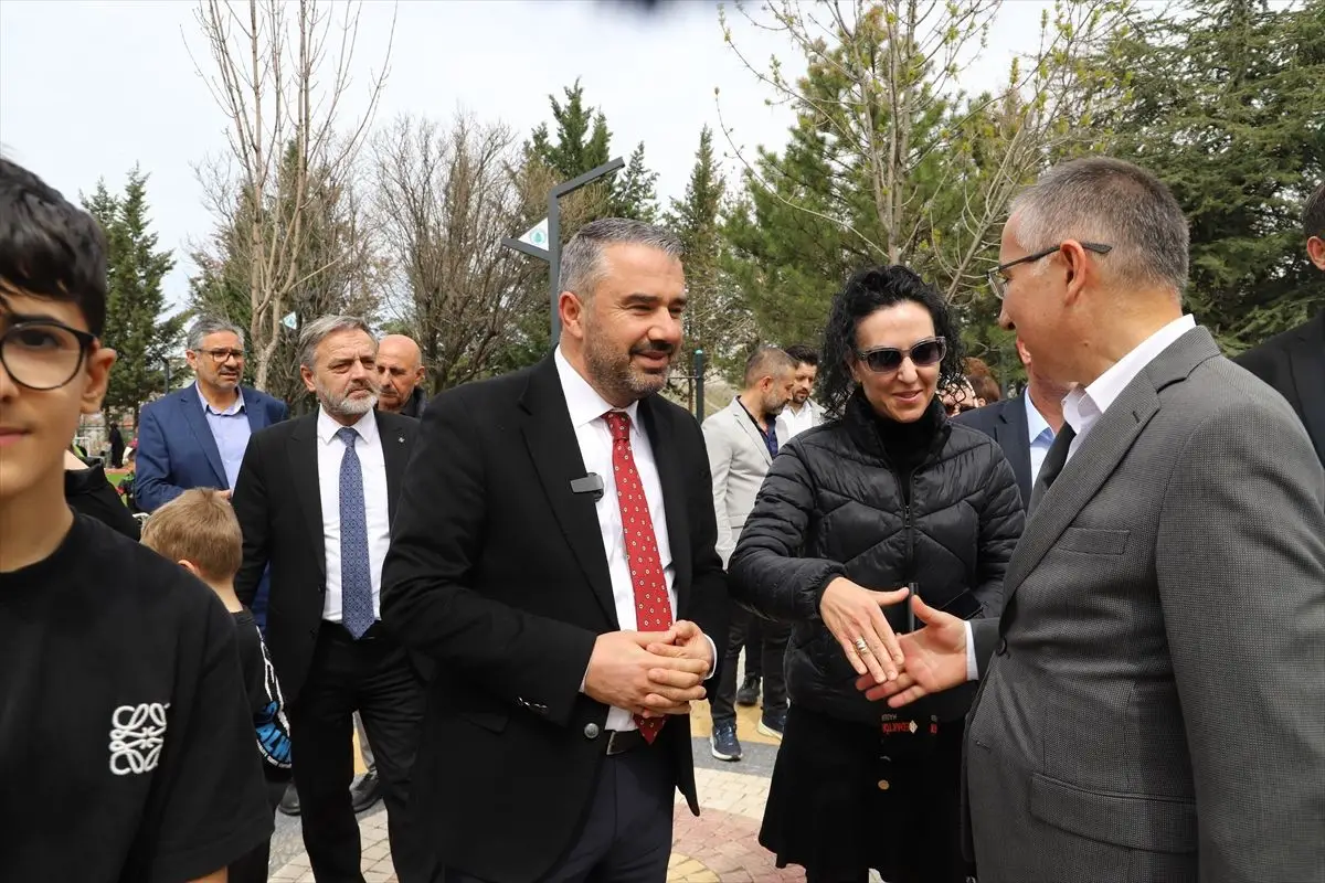 Ankara’nın Yeni Yeşil Alanı: Turgut Özal Parkı Açıldı