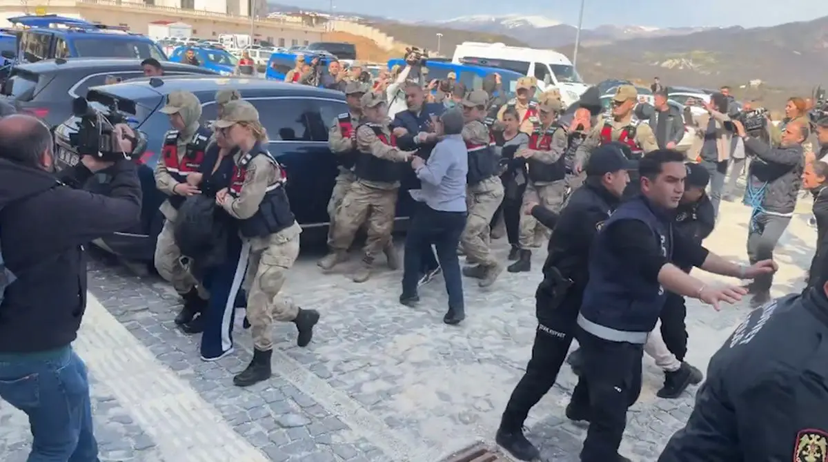 Tunceli'de Gülistan Doku Davasında 7 Şüpheli Mahkemeye Sevk Edildi