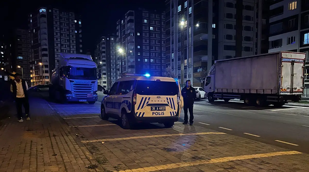 Kayseri Melikgazi'de Bıçaklı Çatışma: 4 Kişi Hastaneye Kaldırıldı