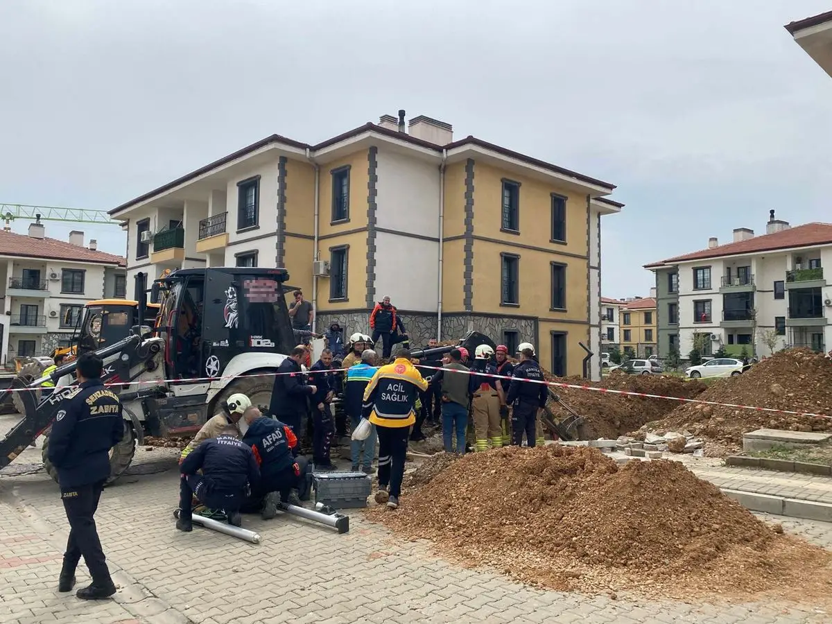 Manisa’da Kanalizasyon Çalışması Sırasında Göçük: İşçi Ramazan Küren Hayatta