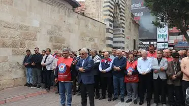Adana’da Silahlı Saldırı Sonrası Gıyabi Cenaze Namazı Düzenlendi