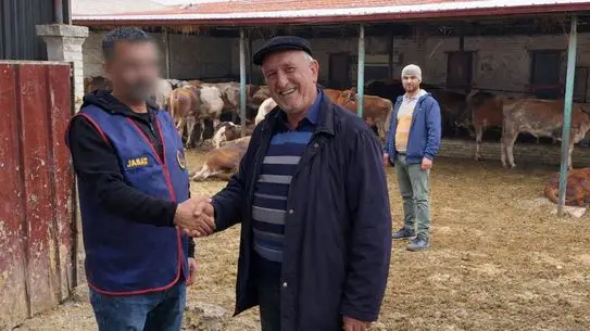 Polis ekipleri operasyon sırasında