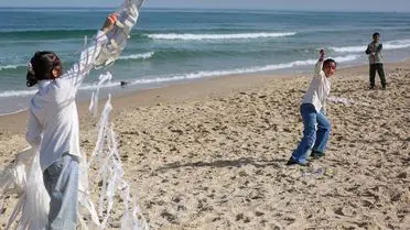 Gazze’de Çocukların Uçurtma Üzerinden Yükselen Umutları