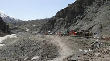 Hakkari-Van Karayolunda Heyelan: Küçük Araçlar İçin Kontrollü Geçiş
