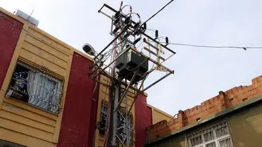 Adana’da Uçurtma Oyununu Deneyen Çocuk, Trafoya Çarpıp Şok Aldı