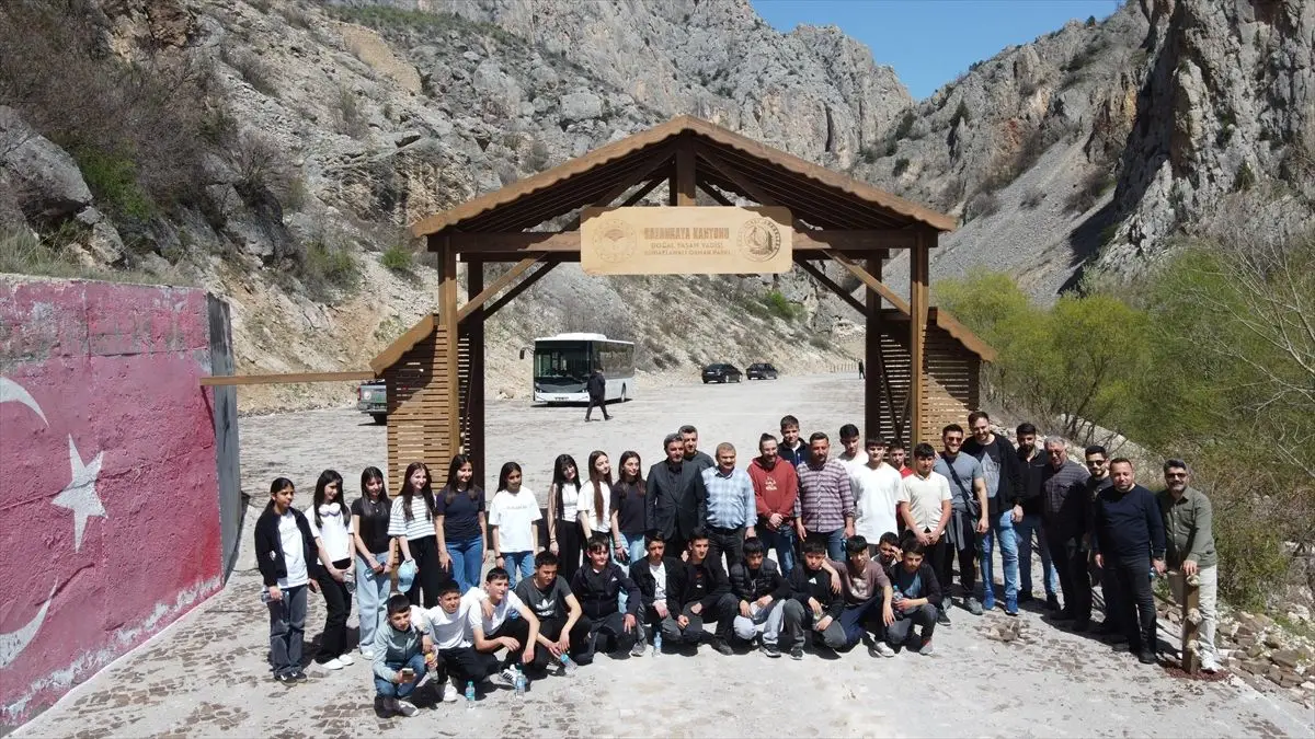 Yozgat’ta Doğa Yürüyüşü: Kazankaya Kanyonu’nda Öğrencilerle Bir Gün