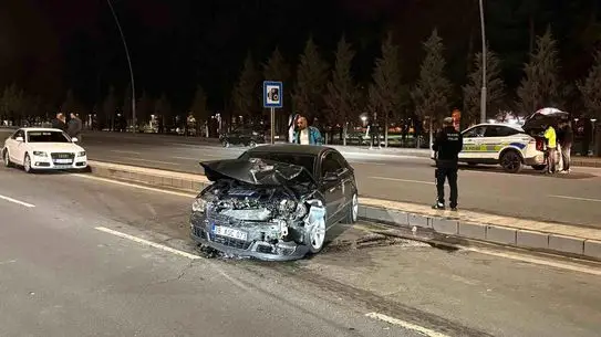 Kayseri Kocasinan’da Arkadan Çarpan Otomobil Sürücüsü Yaralandı