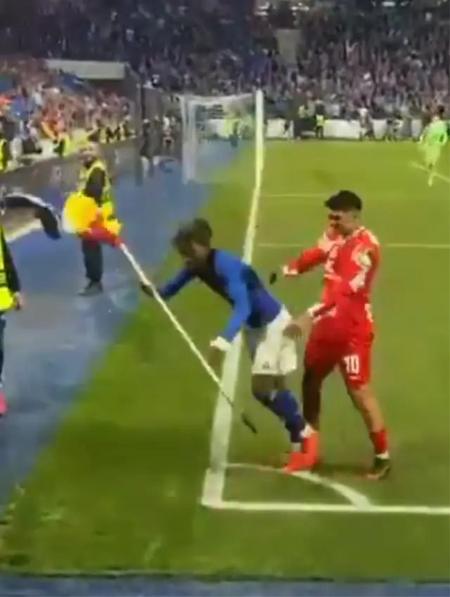 Martial Godo'nun forma asması