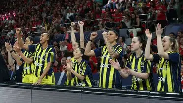 Fenerbahçe Opet'in maç sonrası kutlaması