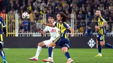 Fenerbahçe, Çaykur Rizespor Karşısında İlk Yarıyı Golsüz Kapattı