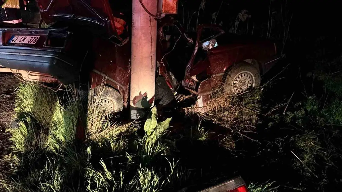 Tavşanlı’da Şiddetli Yağış Sonrası Trafik Kazası: 1 Ölü, 1 Yaralı