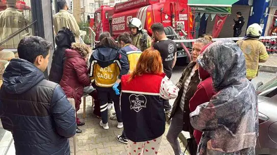 Şişli'de 5 Katlı Bina Bacasında Çıkan Yangın Kontrol Altına Alındı