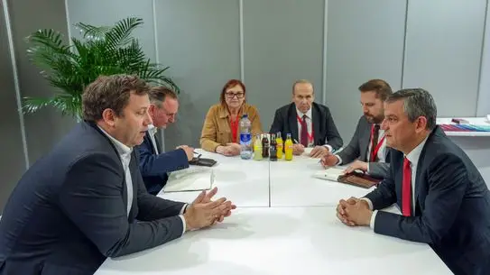 CHP Lideri Özgür Özel, İspanya’da Almanya’nın Önemli Siyasetçileriyle Görüştü