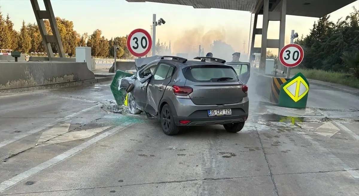 İzmir Menderes'te Otomobil Bariyere Çarptı, Sürücü Hayatını Kaybetti