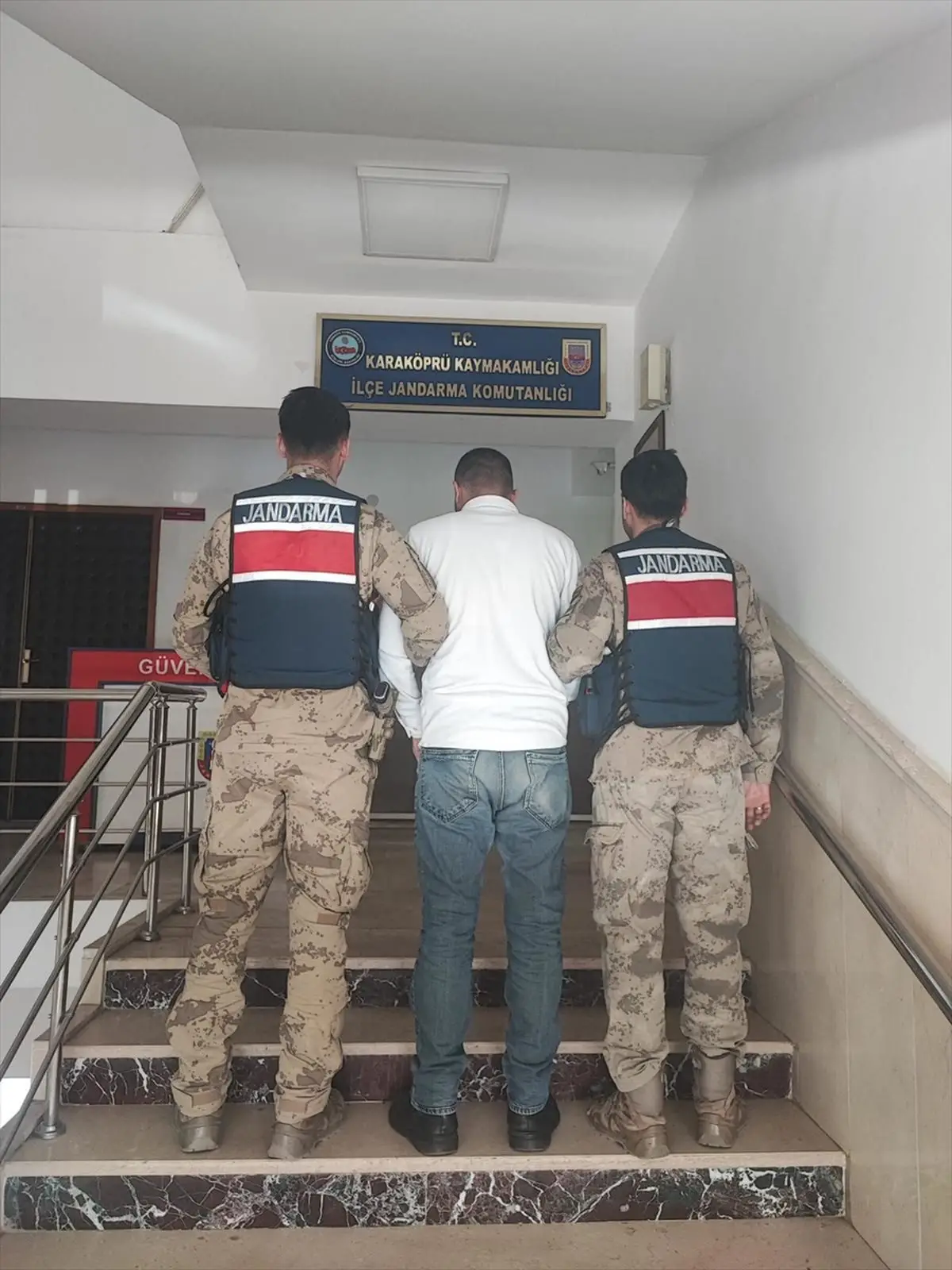 Karaköprü'de Kaçak Hükümlüler Yakalandı: 2 Şüpheli Cezaevine Geri Döndü