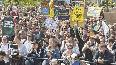 Almanya’da Yenilenebilir Enerji Politikalarına Yönelik Büyük Gösteriler