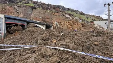 Bitlis'te İkinci Toprak Kayması: Boşaltılan Bölge Yeniden Çöktü
